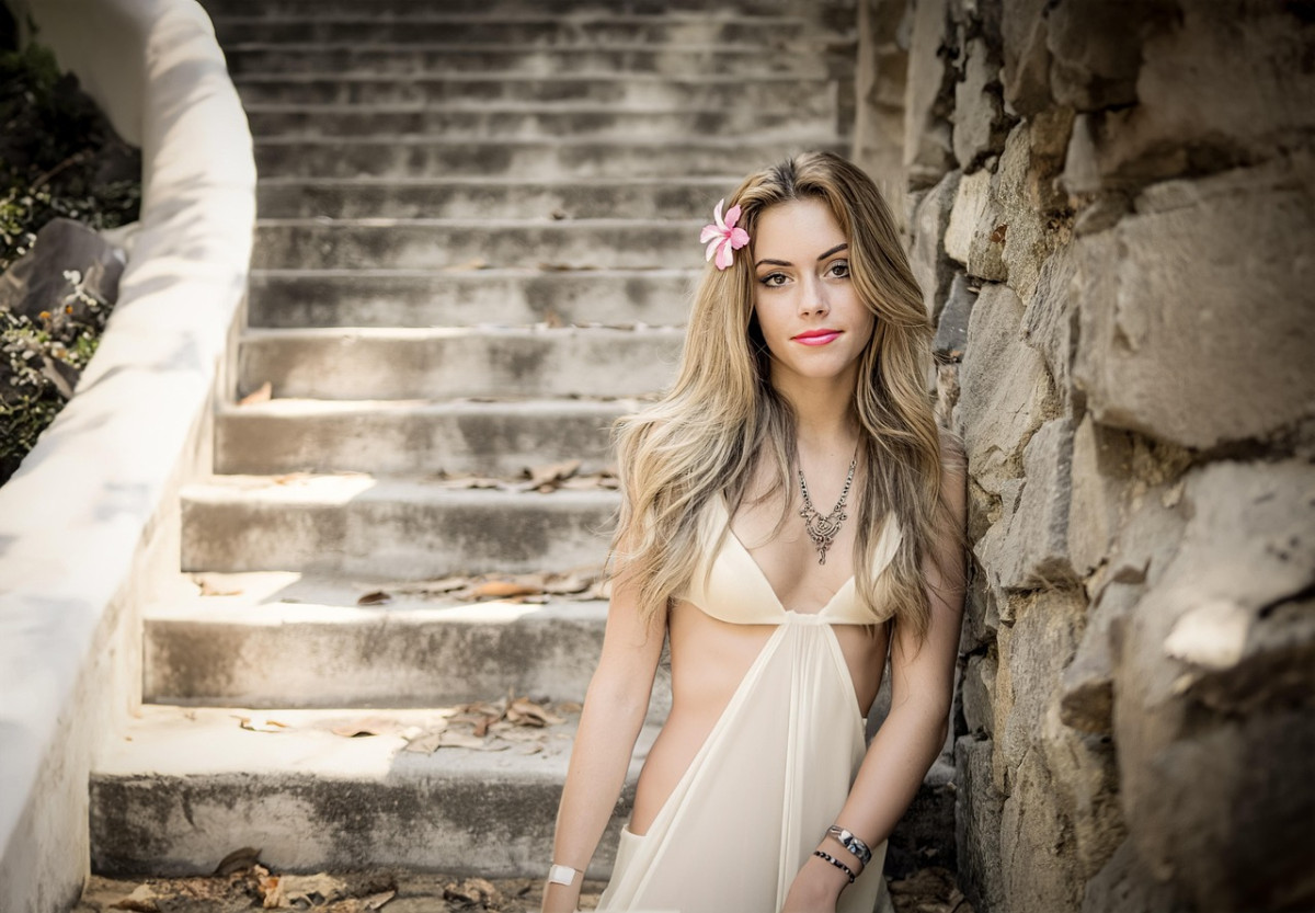 Dating Stocks Like Women: Why Too Many Options Will Leave You With Nothing